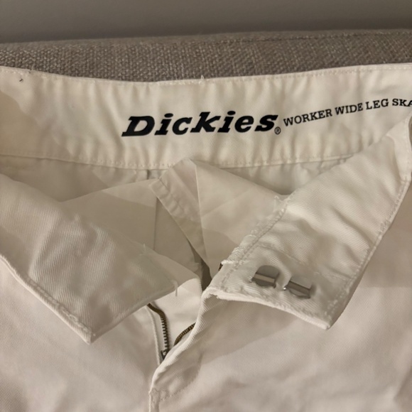Dickies white jeans size 26.    Price 29$ - Picture 8 of 9